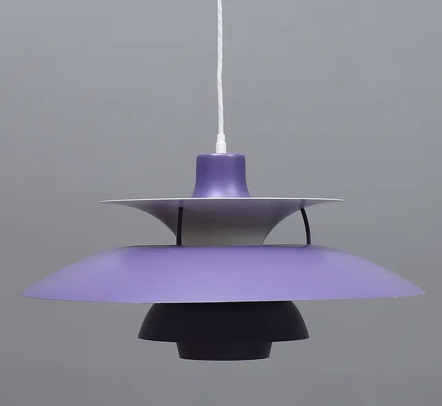 POUL HENNINGSEN. Taklampa, "PH 5", för Louis Poulsen, Danmark.