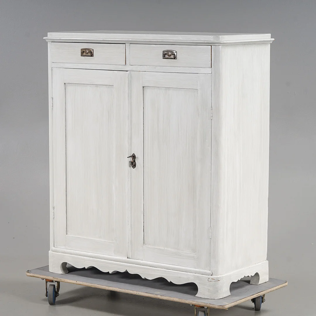 SKÄNK 1800-talets andra hälft. — Cupboards, Cabinets & Shelves — Karlstad Hammarö Auktionsverk
