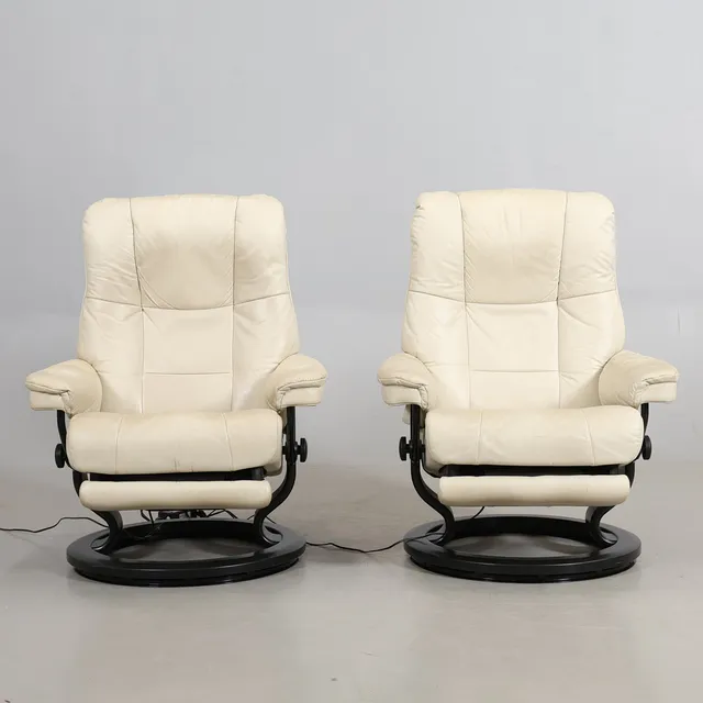 SNURRFÅTÖLJER 1 par stressless med el.