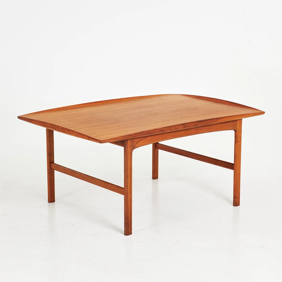 FOLKE OHLSSON. "Frisco", soffbord, teak, 1960-tal, Tingströms, Bra Bohag, med kantsarg, brännmärkt. — Tables — Stockholms Auktionsverk Sickla