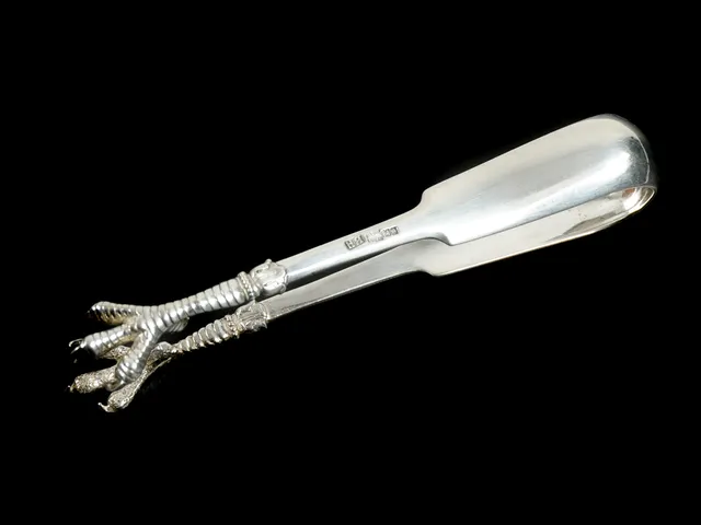 SOCKERTÅNG, silver, längd 14,5 cm, vikt 64,3 g, ryska stämplar.