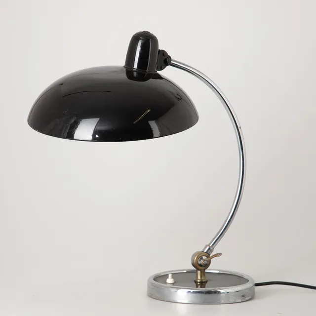 CHRISTIAN DELL. Kaiser Idell Original. Tischlampe '6631', schwarz.
