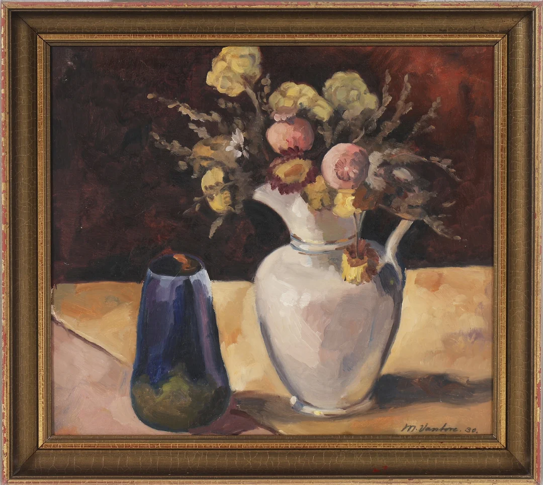 Mogens Vantore: Arrangement with blue vase and flowers in a jug — Paintings and sculptures/Older pictorial arts — Lauritz