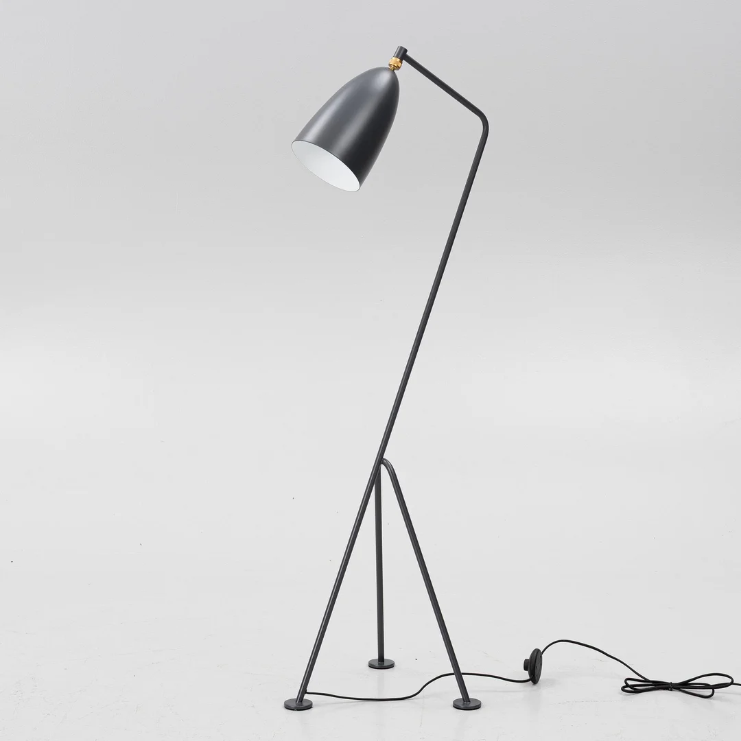 Greta Magnusson Grossman, golvlampa, "Gräshoppan", GUBI, Danmark. — Bukowskis
