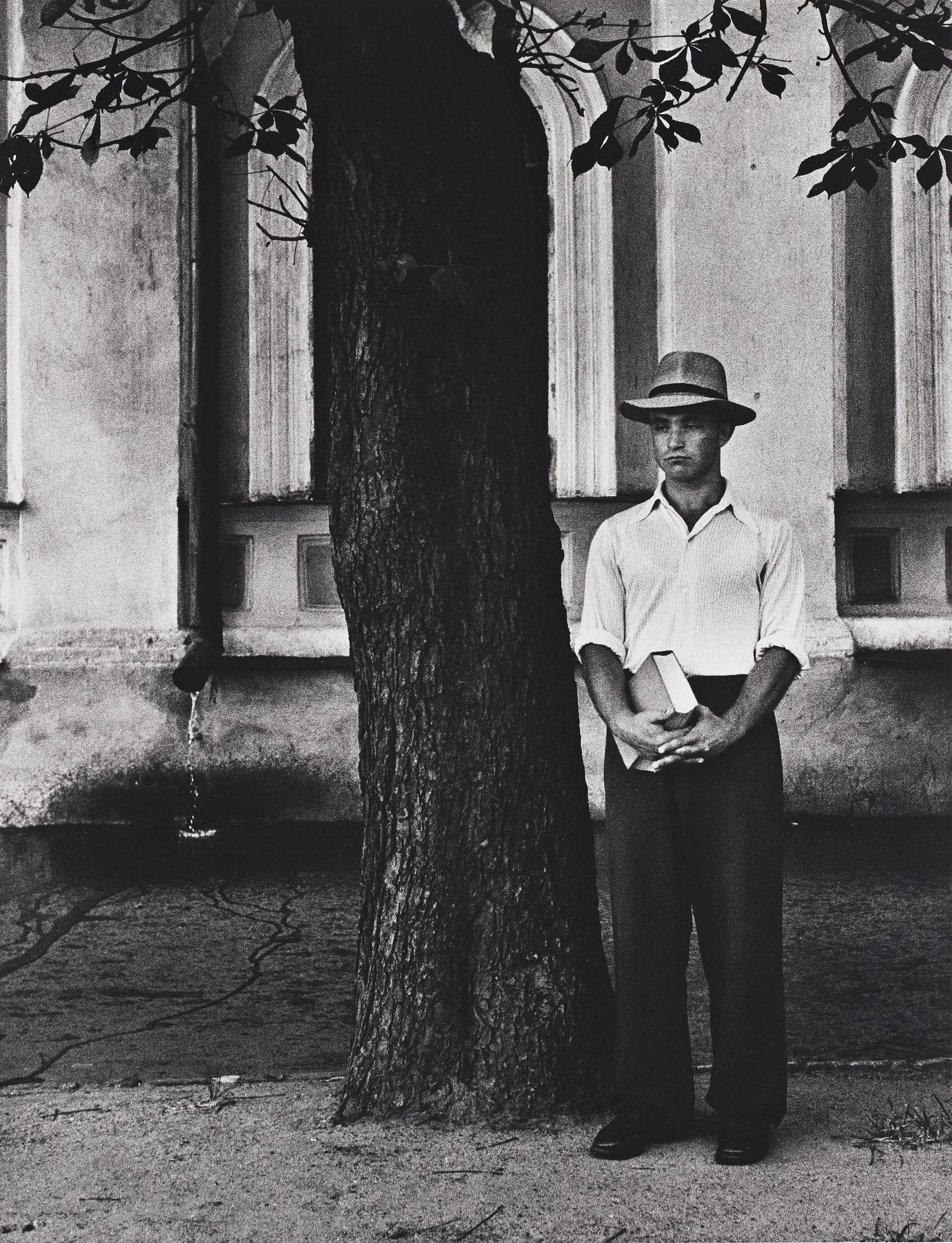 Georg Oddner, "Mannen med boken, Rostov, 1955". — Bukowskis