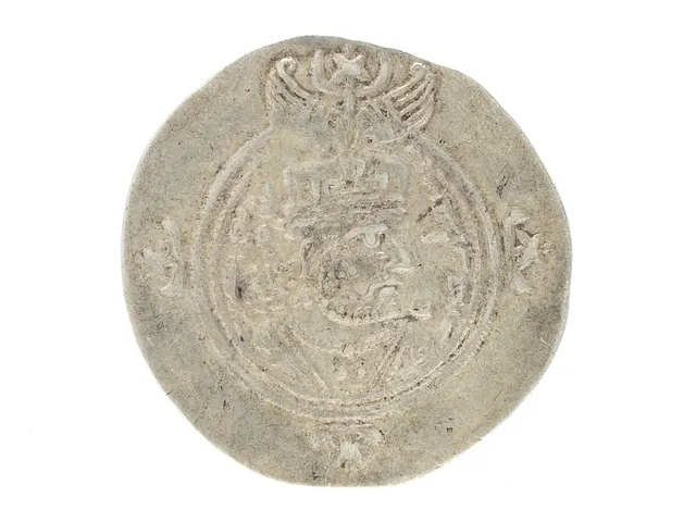 MYNT, silver, Drachm, Sasanidiska Riket, Khusro II, 590-628, kvalité ca 1+, diameter 33 mm, vikt 4,1 g.