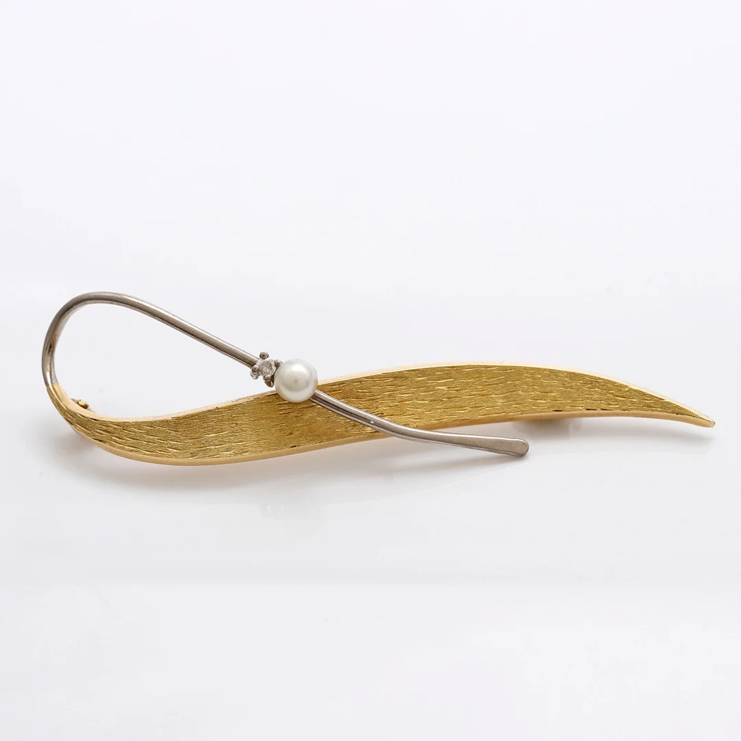 Pearl and diamond brooch, circa 1960. — Brooches & Pendants — Balclis