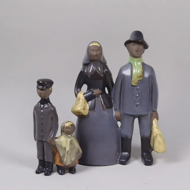 ELSI BOURELIUS. Jie, "Amerikafararna", figuriner, 2 st.