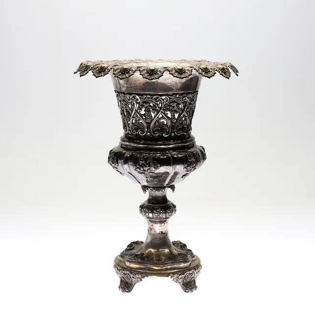 CHRISTIAN HAMMER (1845-1894). prakturna, silver, nyrokoko, Stockholm, 1852. Vikt ca 1342 g.