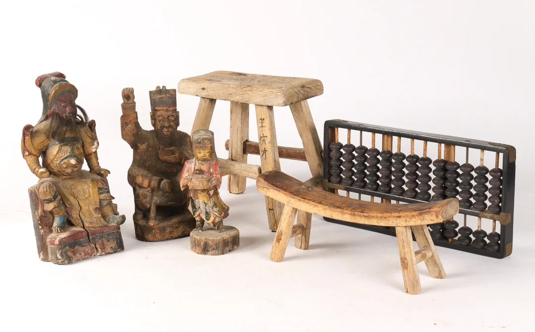 A collection of older Chinese wooden objects (6) — Hobby and collectibles/Collectibles — Lauritz