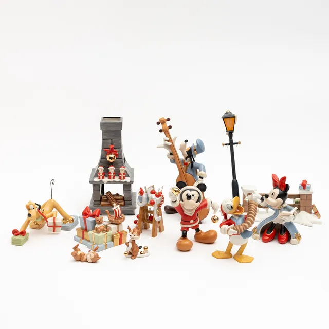 STEFAN LINDAHL.11 delar, figuringrupp, "Musses Julafton" porslin, "Disney Christmas Collection", Fyrklövern.