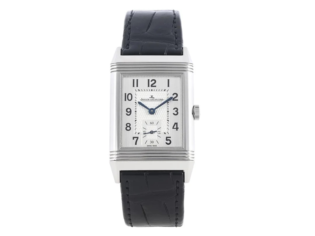 JAEGER-LE COULTRE, Reverso Classic, Cal 822/2, Serie nr. 3482566, Ref nr. Q2438520, Boett nr. 213.8.62, herrur, 25,5 x 35,5 (43) mm, stål, manuell, safirglas, liten sekundvisare, läderband, originalspänne i stål, cert, september 2020, box, ytterkartong. — Klockor/Jaeger-Le Coultre — Kaplans