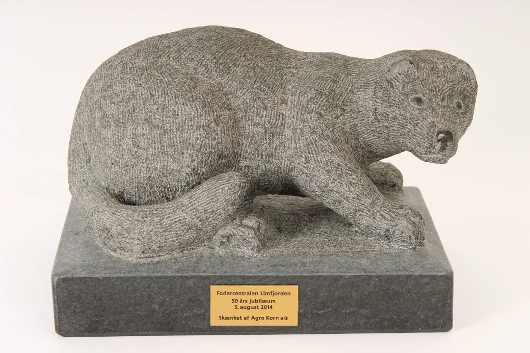 Unknown artist. Mink of granite — Paintings and sculptures/Sculptures — Lauritz