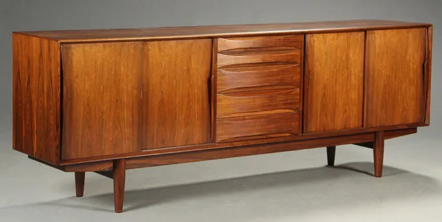 Skovby Møbelfabrik. Low sideboard in rosewood, model 63 Skovby Møbelfabrik.