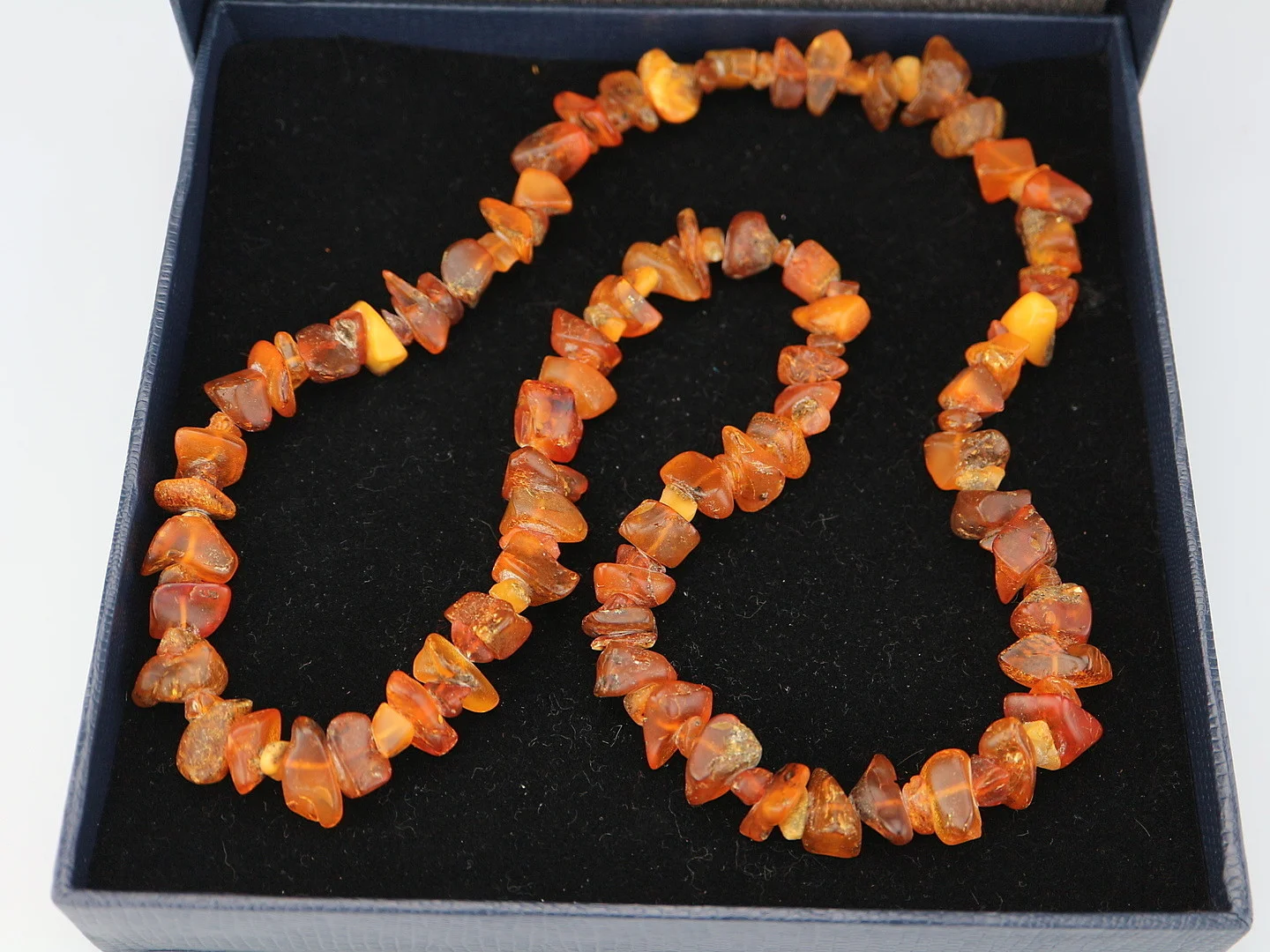 NATURBERNSTEIN MIT BUTTERSCOTCH COLLIER. — Necklace — Kunst- und Auktionshaus Kleinhenz