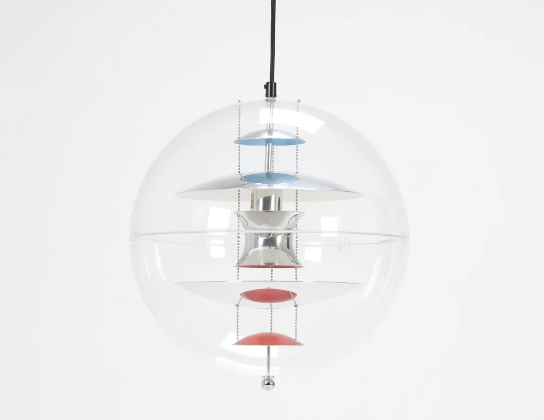 Verner Panton (1929-1998) for Frandsen Lighting: VP-Globe, pendant lamp, Ø 40 cm — Lamps and lighting/Pendant lights — Lauritz