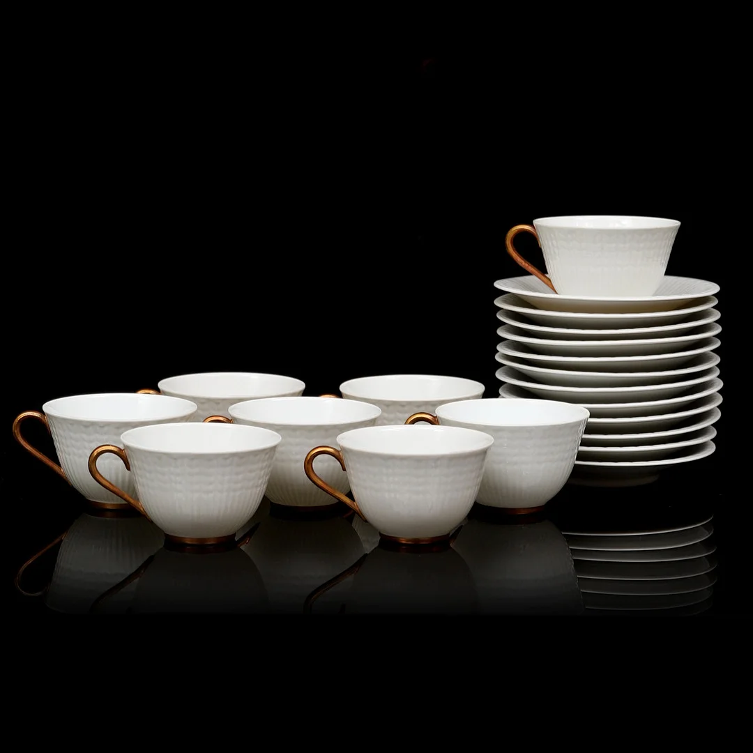 LOUISE ADELBORG. Moccakoppar med fat, 8 st, "Nationalservisen/ Swedish Grace", Rörstrand. — European — Crafoord Auktioner Malmö