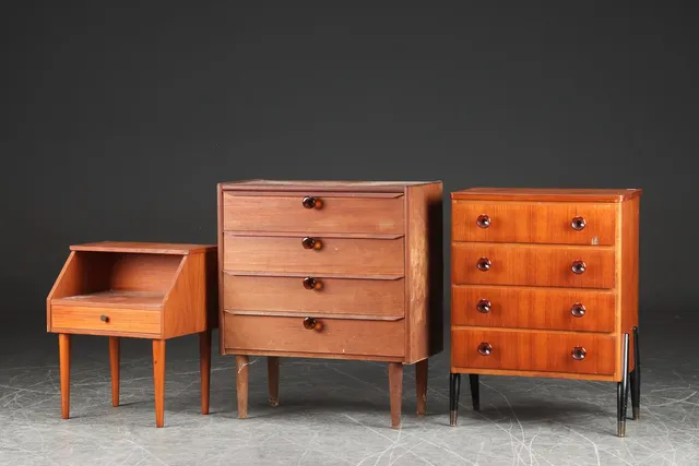 Natbord samt to kommoder, teak, 1960'erne (3)