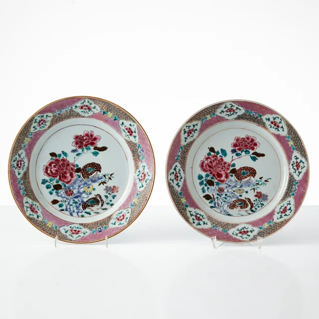 A PAIR OF FAMILLE ROSE 'QUAIL' PLATES, Yongzheng period (1723-1735).