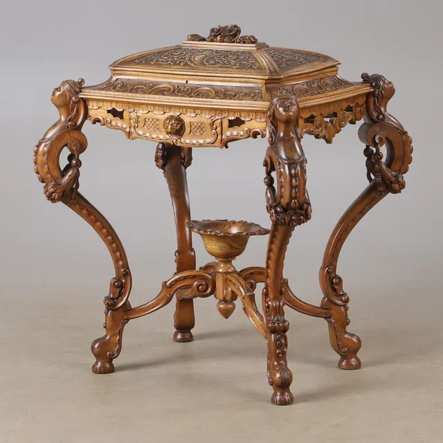 SYBORD, valnöt, barockstil, 1900-talets andra hälft.
