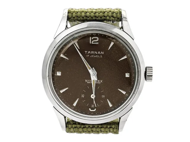 TÄRNAN, Nivaflex, Cal AS 1130, Boett nr. 8 55, herrur, 35 mm, stål, manuell, plexiglas, liten sekundvisare, skadad urtavla, textilband, ca 1955.