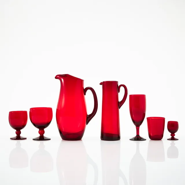BJÖRN TRÄDGÅRDH. "Björn", glasservis, 66 delar, rubinfärgad glasmassa, formgiven 1937, 1900-talets andra hälft.