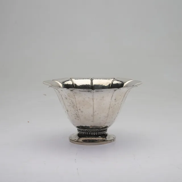SKÅL, silver, svenska importstämplar. Vikt ca 139,1 g.