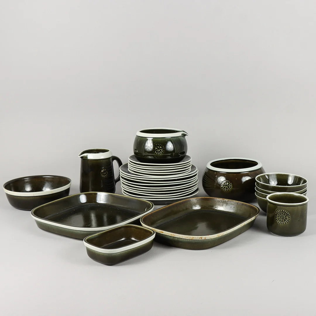 KARIN BJÖRQUIST. Matservis, Gustavsberg Vardag. — Tableware — Karlstad Hammarö Auktionsverk