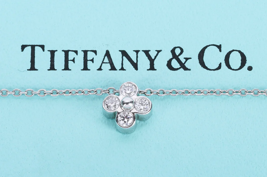 Tiffany & Co. Bezel Flower brilliant pendant, approx. 0.20 ct with platinum necklace — Jewellery/Necklaces, pendants — Lauritz