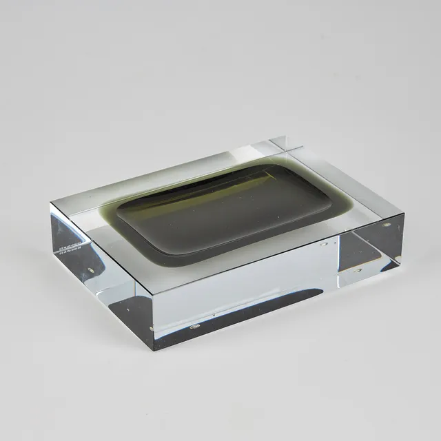 HARRI KOSKINEN. KONSTGLAS, "Alue", signerad Harri Koskinen, Iittala 2000 22/30.