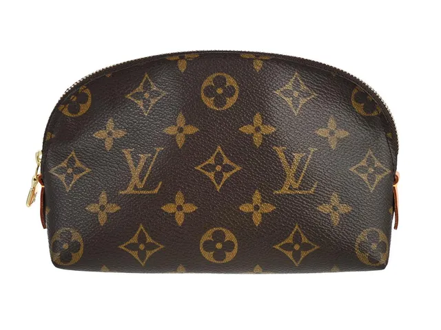 LOUIS VUITTON, NECESSÄR, Cosmetic Pouch PM, Monogram Canvas, guldfärgade beslag, 17x11x6 cm, märkt CA0034, år 2004. Excellent Condition.