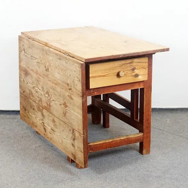 SLAGBORD, med låda. Allmoge, bemålad furu, 1800-tal.