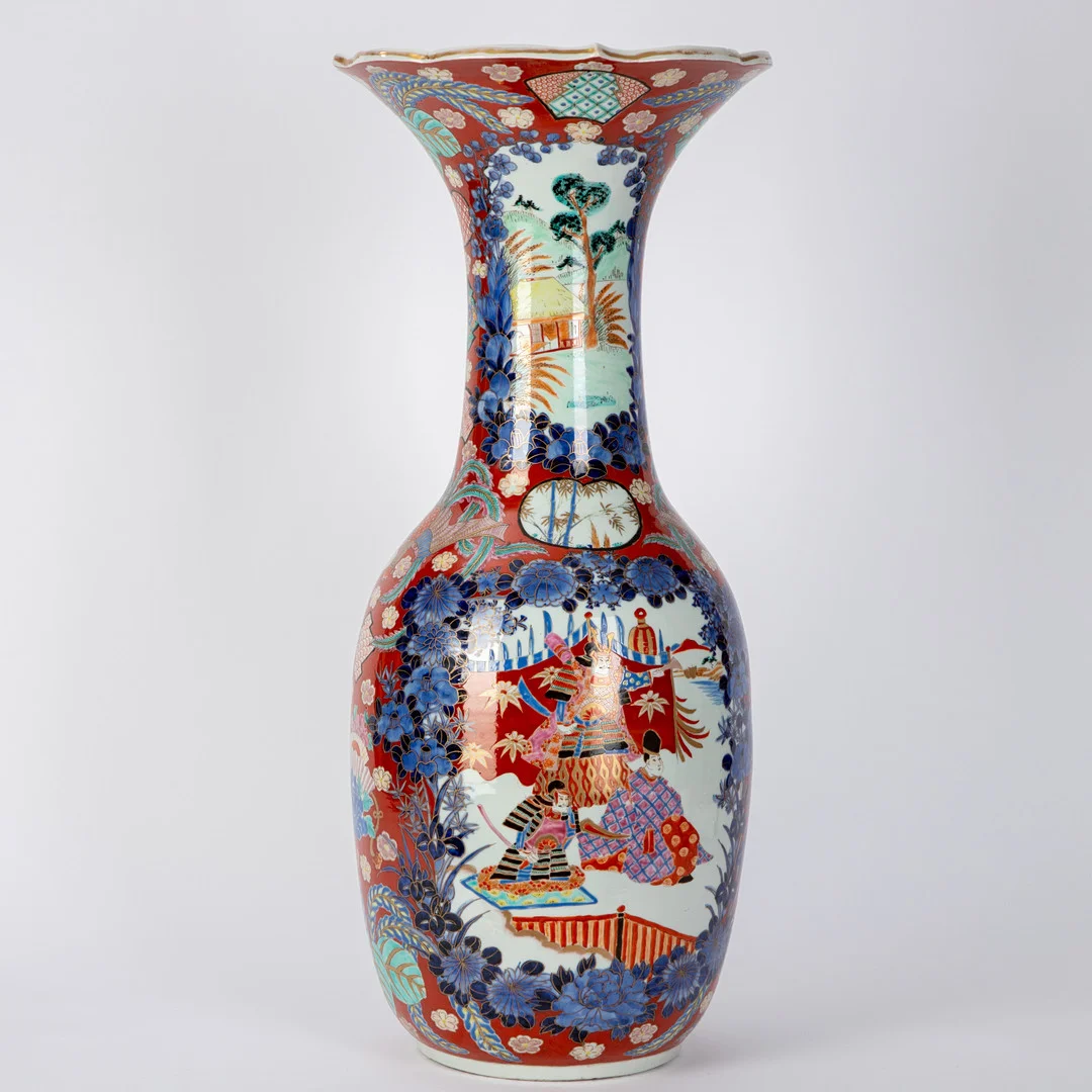 HICHOZAN SHINPO. Japanische Imari-Bodenvase, Arita, Meiji-Zeit, Ende 19. Jh. — Ceramics & Porcelain — Stockholms Auktionsverk Hamburg