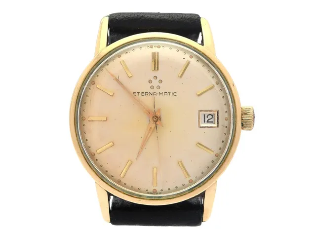 ETERNA-MATIC, herrur, 33 mm, Cal 1424 U, Serie nr. 4529202, Boett nr. 4404342, doublé (80 micron), automatisk, plexiglas, datum, skadad urtavla, skadad boett (böjda bandhorn), läderband, ca 1961.