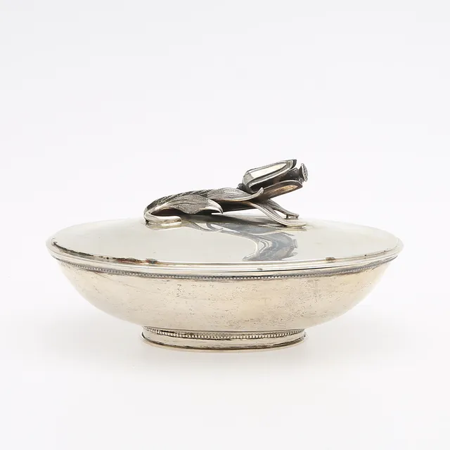 SKÅL MED LOCK, silver, Stockholm, 1935, 299 g.