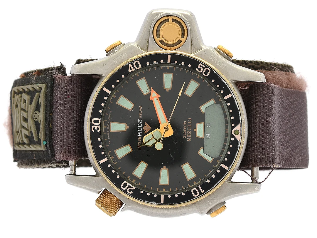 CITIZEN, Aqualand (200M), Serie nr. 2040322, Boett nr. C022-088093 Y, herrur, 51 x 39,5 mm, analog/digital, stål, quartz, mineralglas, skadad urtavla, defekt, ca 1992. — Klockor/Citizen — Kaplans