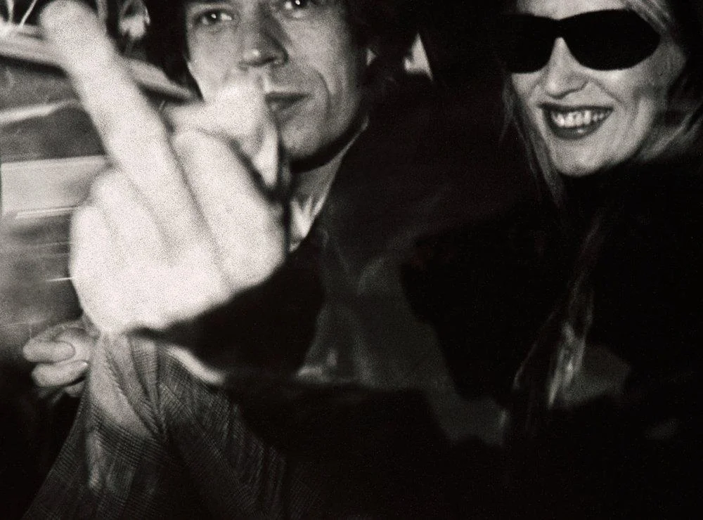Ron Galella, "Mick Jagger and Jerry Hall at the Mizuno Gallery in Los Angeles, California", 1983. — Bukowskis