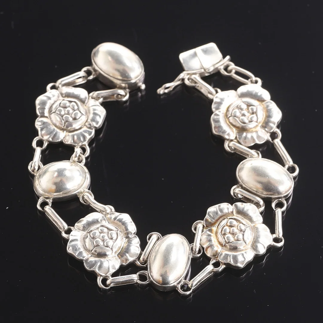 GEORG JENSEN. Armband, sterlingsilver, design nr 12, Danmark. — Bracelets — RA Auktionsverket Norrköping