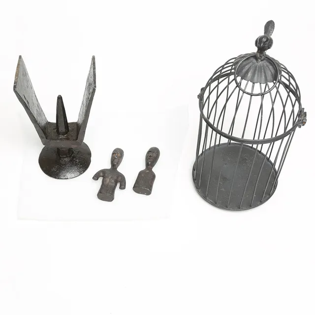 DEKORATIONSFÖREMÅL, 4 st, metall, moderna.