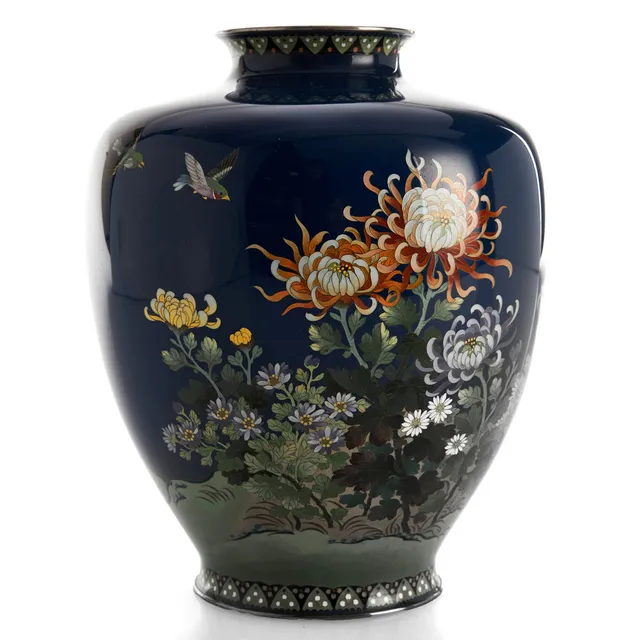 VAS, cloisonné, Japan, koppar, silvertrådar och emalj, Meiji (1868-1912).