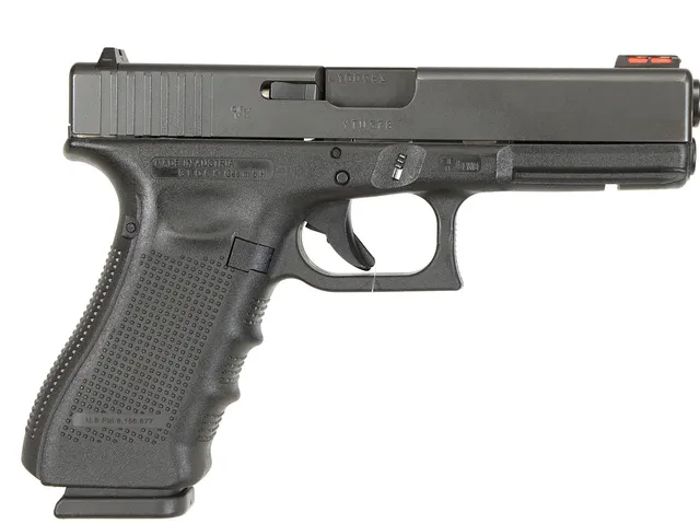PISTOL, fabrikat Glock, modell 17 Gen4, kaliber 9x19, tillv.nr YTU378, se-nr SE2494201.