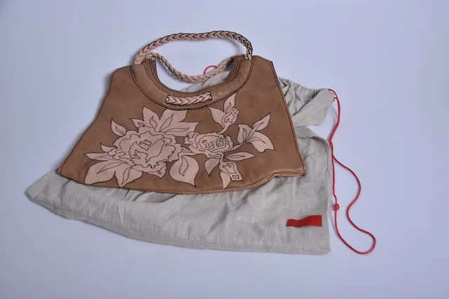 VÄSKA skinn, Valentino Garavani Made in Italy.