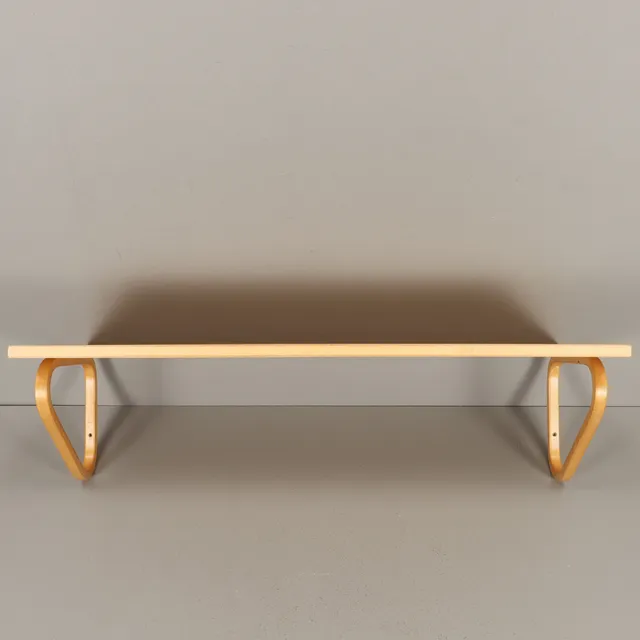 ALVAR AALTO. Vägghylla, modell 112A, Artek, Finland 1900-talets andra hälft.