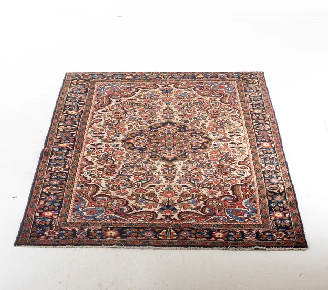 MATTA, handknuten orient ca 215 x 145 cm.