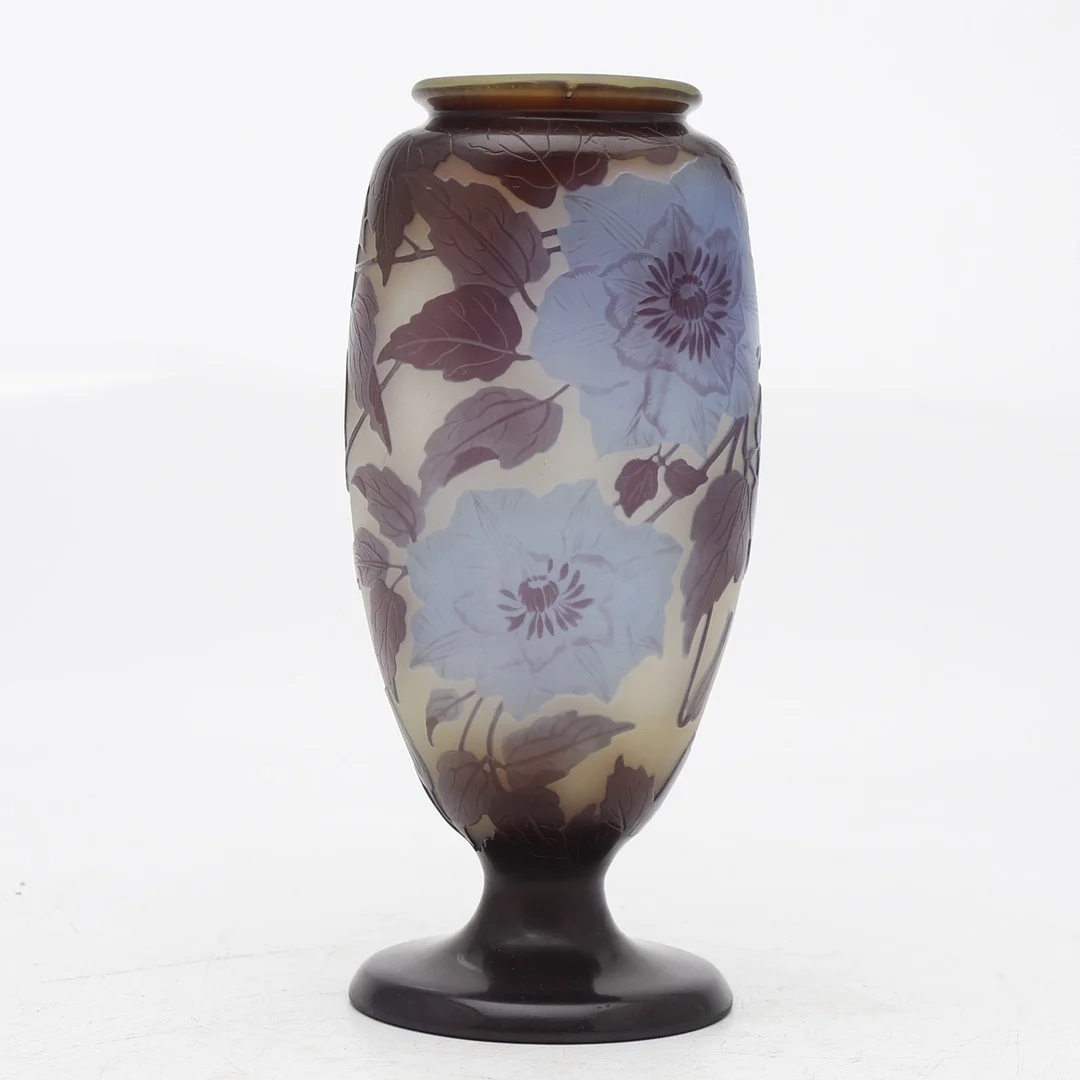 ÉMILE GALLÉ. Vase with clematis. — Art glass — Balclis