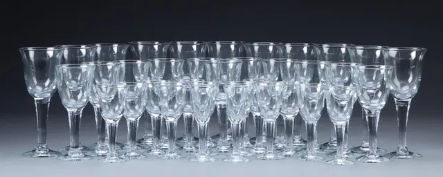 Ole Winther for Holmegaard. 'Hvid klokke' glasservice. (36)