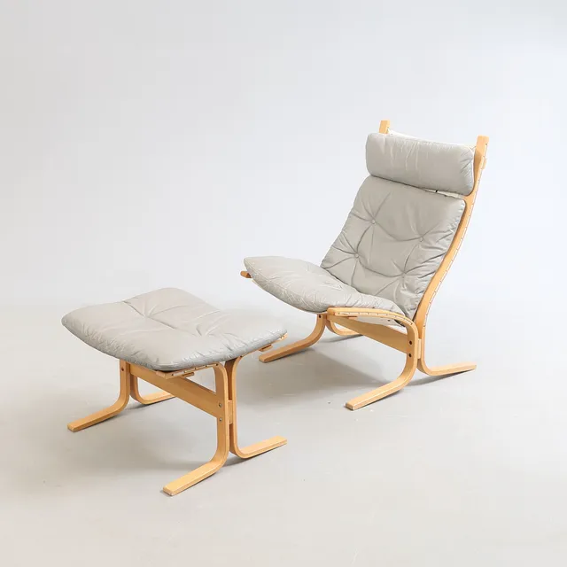 INGMAR RELLING. Fåtölj med fotpall ”Siesta”, Westnofa Furniture, Norge. 1900-talets andra hälft.