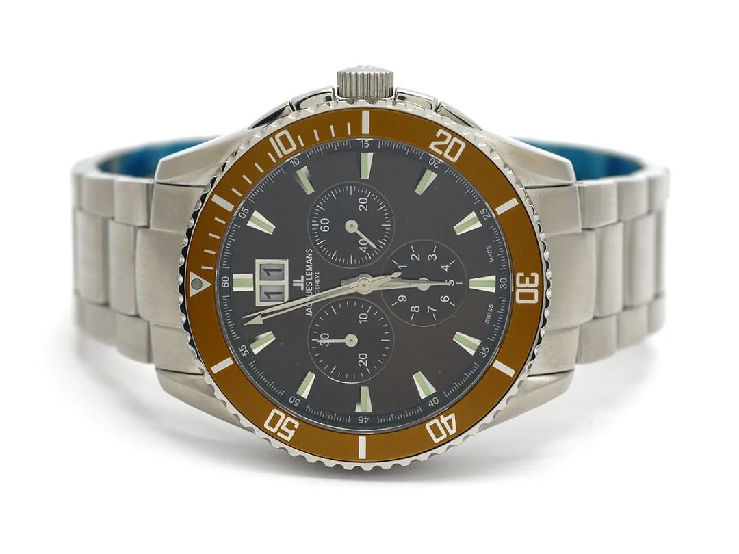 JACQUES LEMANS, Geneve, kronograf, herrur, 43 mm, Cal , Serie nr. , Ref nr. G-152 D, stål, quartz, safirglas, stort datum, originallänk, viklås, ca 2009. — Klockor/Jacques Lemans — Kaplans
