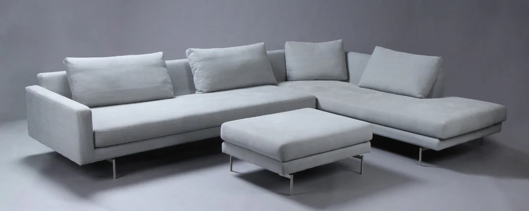 Lars Wendelbo for Wendelbo. Model 'Edge V2'. Corner sofa with pouf (2) — Furniture/Lounge suites, sofas — Lauritz