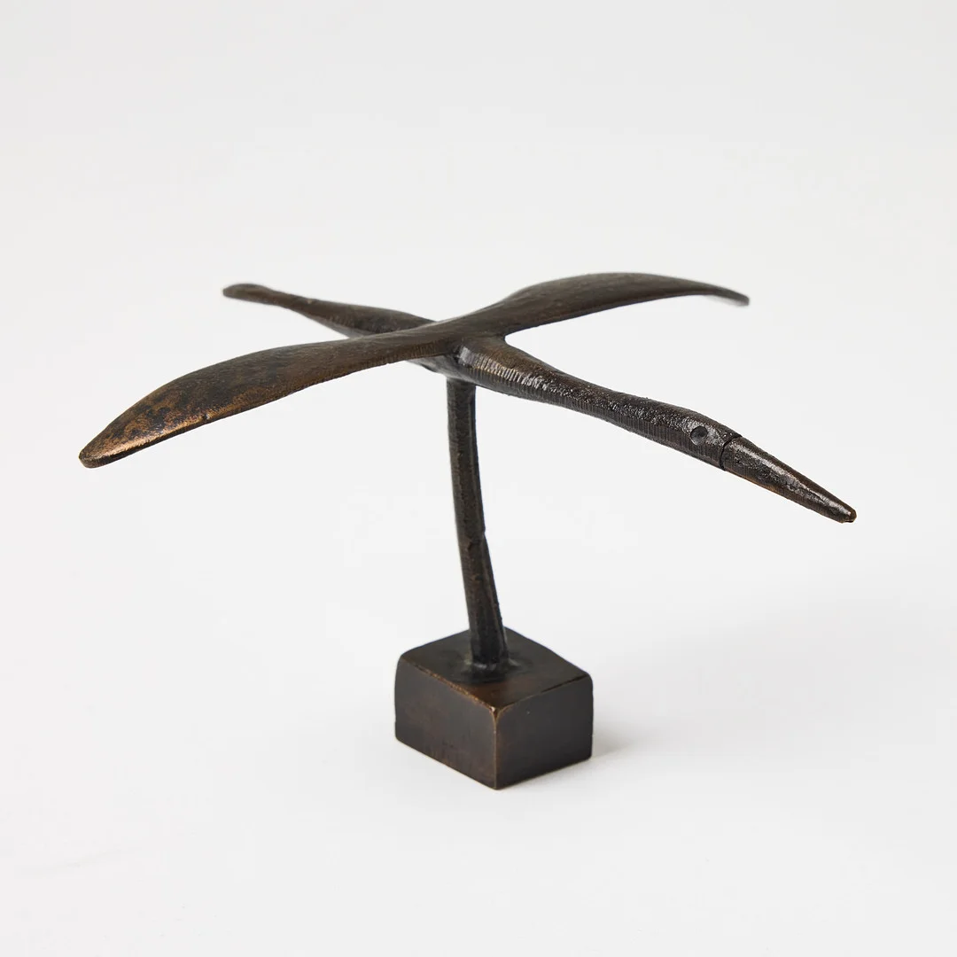 KARL GÖTE BEJEMARK (1922-2000). Skulptur i form av trana, signerad K G B patinerad brons. — Sculptures & Bronzes — Stockholms Auktionsverk Magasin 5
